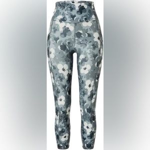 Elsa High Waisted Capri Pants